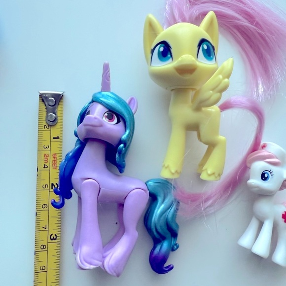 My Little Pony Fluttershy, Izzy Moonbow & Nurse Redheart - Picture 6 of 6